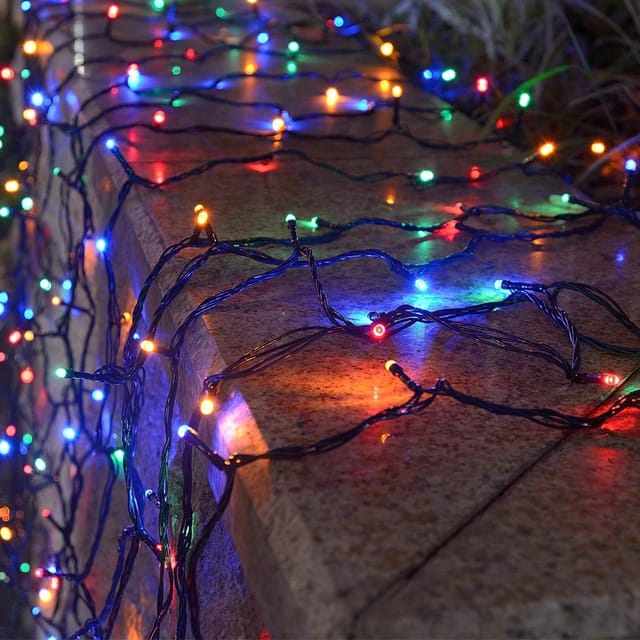 LUCES LED CON PANEL SOLAR X 10 METROS - CON ENCENDIDO Y APAGADO AUTOMATICO